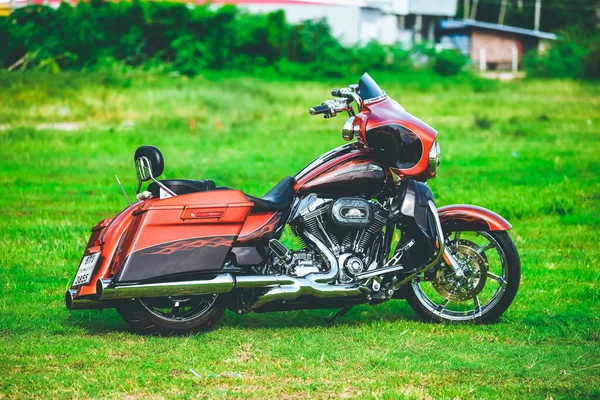 Cor Bonita Motocicleta Harley Davidson Estacionado Lindamente — Fotografia de Stock