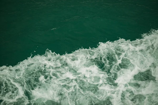 Hintergrundbild Der Meerwasseroberfläche Mit Wellen — Stockfoto