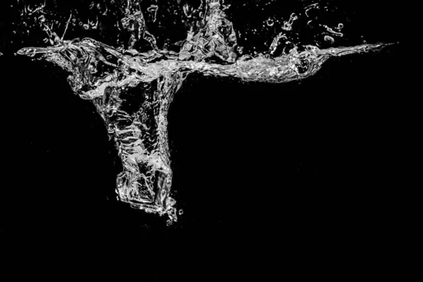 Νερό Splash Αφηρημένο Σχήμα Παγάκια Απομονώνονται Μαύρο Φόντο — Φωτογραφία Αρχείου