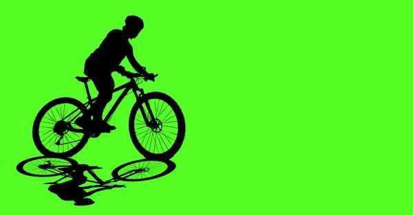 自転車に乗っている男のシルエットが色付きの背景で運動するクリッピングパスを持つ — ストック写真
