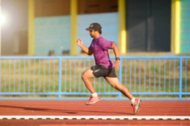 Pistteki koşucu eğitiminin bulanık lensleri. erkek koşucu eğitimi