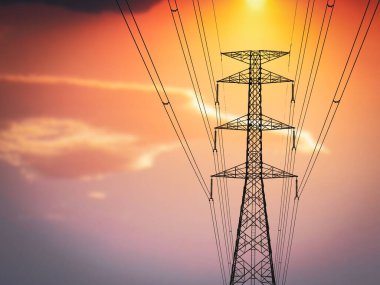 Yüksek voltaj direklerinden ve elektrik hatlarından oluşan siluetler karmaşık bir çelik yapıya sahiptir. Güçlü ve dayanıklıdır..