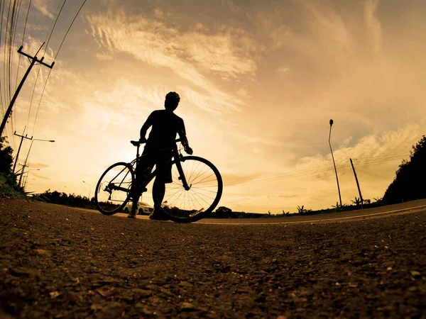 Les Gens Font Exercice Vélo Soir Sport Dans Nature Fond — Photo