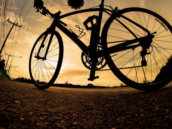 Mensen Oefenen Avonds Fietsen Sport Natuur Achtergrond Het Beeld Van — Stockfoto