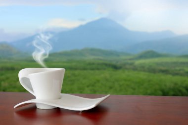 Güzel tasarlanmış beyaz kahve fincanı..