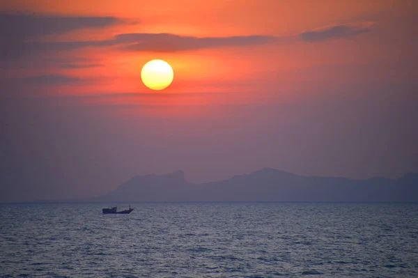 Vue Coucher Soleil Orange Ciel Sur Mer — Photo