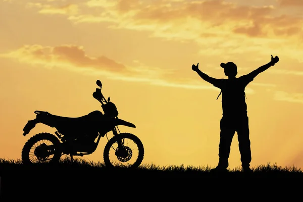 Silhouetten Von Mann Und Fahrrad Mit Sonnenuntergang Himmel Auf Dem — Stockfoto