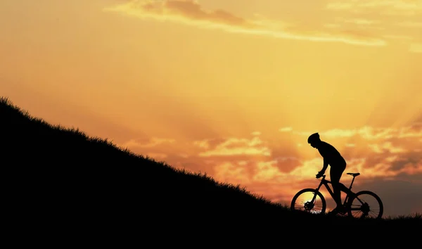 Silhouette Des Mannes Mit Helm Auf Fahrrad Mit Sonnenuntergang Himmel — Stockfoto