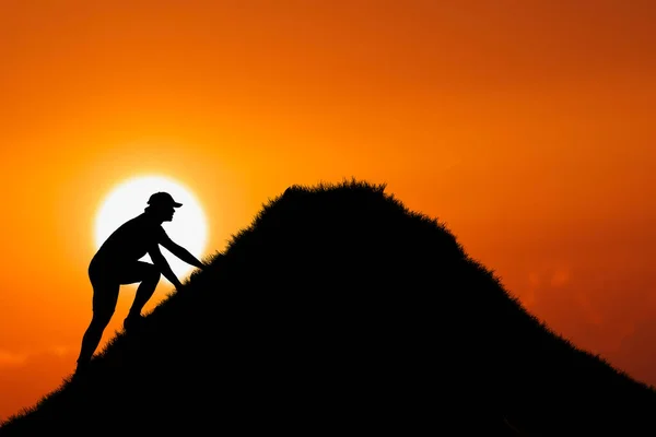 Man Climbing Top Mountain Beautiful Light Effort Silhouette Man Climbing — Stock Photo, Image