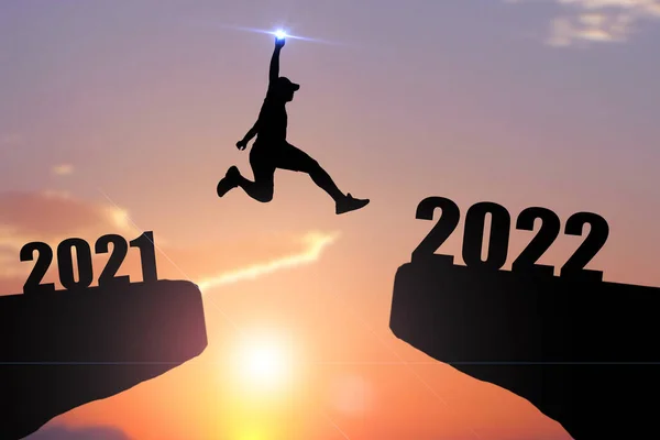 Mutlu Yıllar 2022 Siluet Resmi 2021 Den 2022 Kadar Güzel — Stok fotoğraf