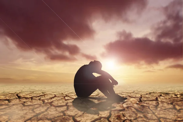 People Sit Heads Hopeful Dry Land Because Drought Rain Long — Stock Photo, Image