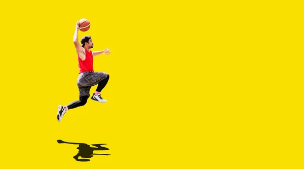 Jugador Baloncesto Asiático Saltar Dunk Para Anotar Fondo Color Con —  Fotos de Stock