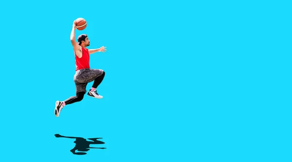 Asiatische Basketballspieler Springen Dunk Punkten Auf Farbigem Hintergrund Mit Clipping — Stockfoto