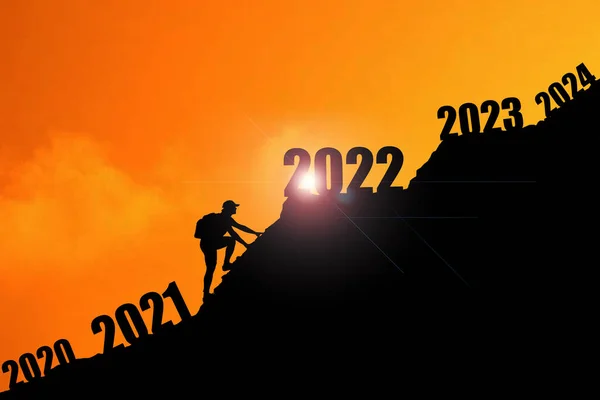 2022 Girmek Için Dağlara Tırmanan 2020 2021 Değiştiren Adam Mutlu — Stok fotoğraf