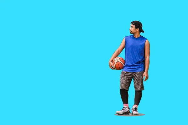 Jogadores Basquete Sudeste Asiático Estão Segurando Uma Bola Basquete Uma — Fotografia de Stock