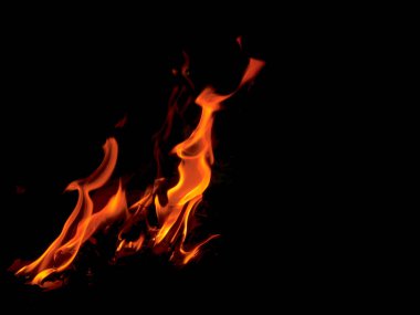 Siyah arkaplandaki alevlerin soyut arkaplan resmi.