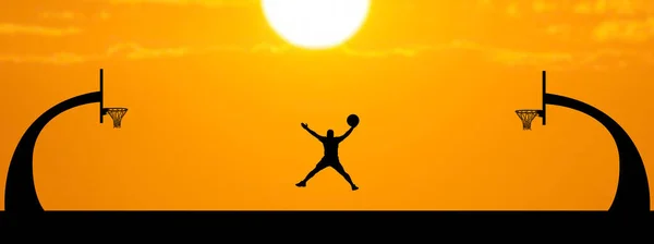 Schöne Outdoor Basketballplatz Silhouette Mit Menschen Springen Halten Basketbälle — Stockfoto