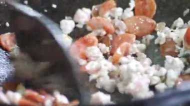 Tavada lezzetli bir yemek yakın plan