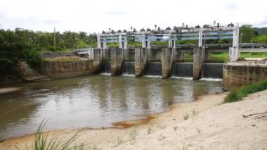 Dams block small canals of rural irrigation systems.