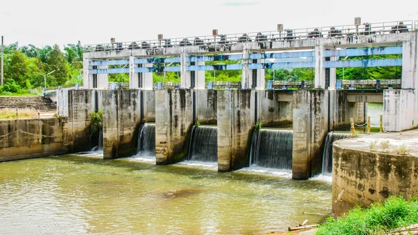 Barragem Médio Porte Tailândia Rural Pequenas Barragens Bloqueiam Canais Áreas — Fotografia de Stock