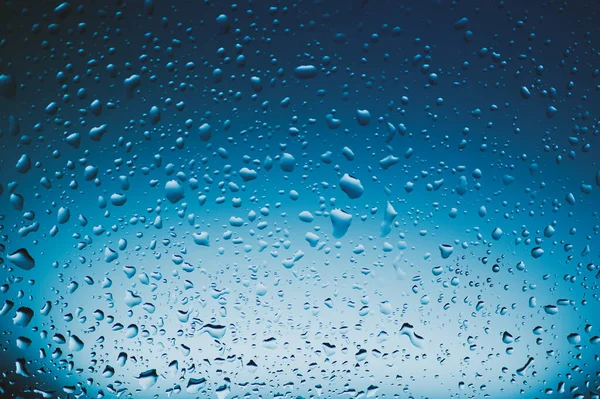 Gotas Água Refrescantes Fundo Azul Espaço Cópia — Fotografia de Stock