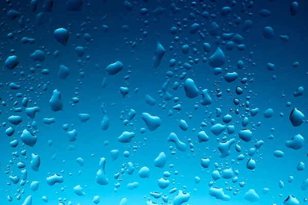 Gotas Água Refrescantes Fundo Azul Espaço Cópia — Fotografia de Stock