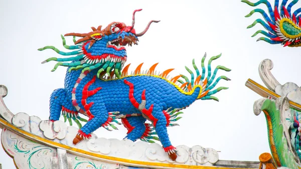 Estatuas Dragón Del Arte Chino Decoran Santuario Maravillosamente Agosto 2021 — Foto de Stock