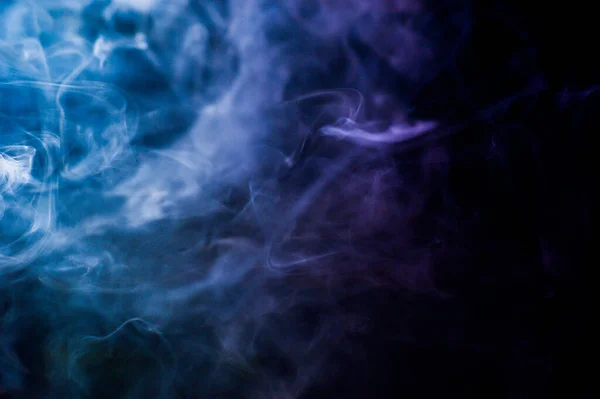 Bouffées Moelleuses Fumée Brouillard Sur Fond Noir — Photo