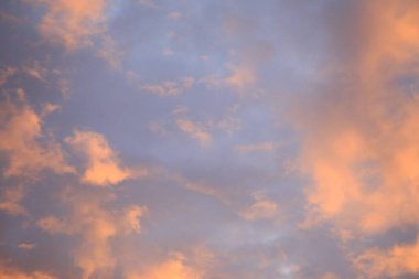 soyut arkaplan olarak renkli bulutlu güzel gökyüzü