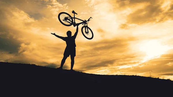 Silhouettes Touring Cyclists Practicing Mountains Offer Beautiful Views Evening — Stock Photo, Image