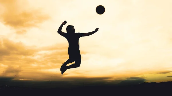 Silhouette Volleyball Player Practicing Mountain Offers Beautiful View Evening — Stock Photo, Image