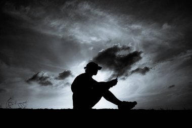 Proje geçmişiniz için insanların siyah beyaz resimleri.