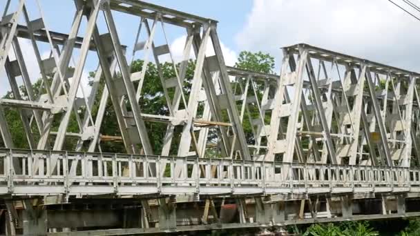 白天河上的铁路桥 — 图库视频影像