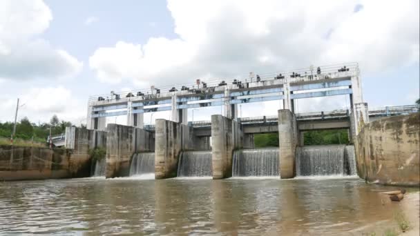 Kleine Staudämme Die Kanäle Für Landwirtschaftliche Bewässerungssysteme Blockieren Staudämme Thailand — Stockvideo