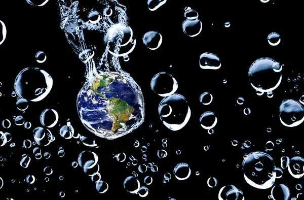 Falling Globe Has Water Splashing Concept Global Flooding Due Global — Stock Photo, Image