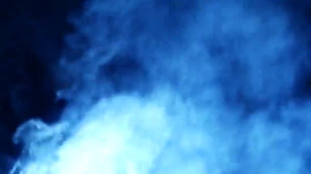 Mavi Buhar Tavanın Üzerinden Yükseliyor Beyaz Buhar Perde Arkasındaki Büyük — Stok video