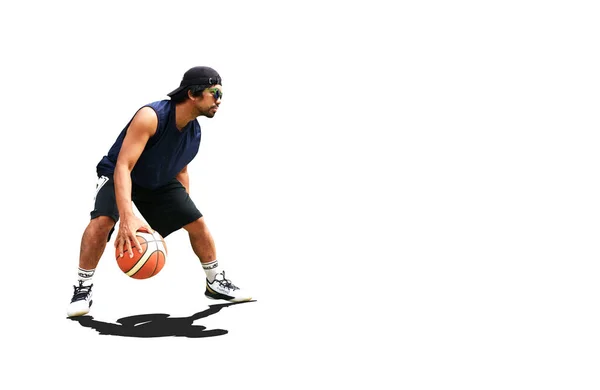 Asijský Basketbalista Cvičení Dribling Basketbal Barevném Pozadí Výstřižkem Cestu Basketbalový — Stock fotografie