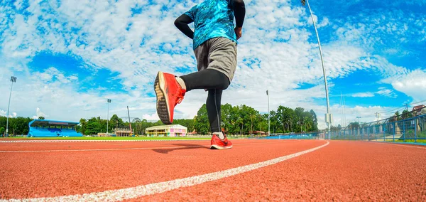 Runner Training Treadmill Field Posture Runner Stadium Date August 2021 — Stock Photo, Image