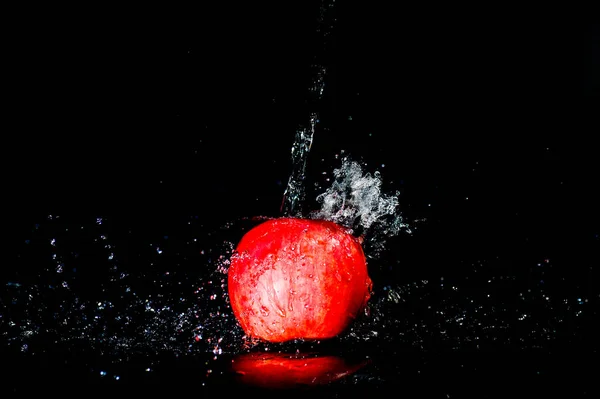 Red Apples Water Splash Black Background Apple Water Splash Black — Stock Photo, Image