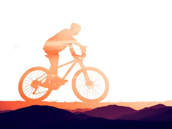 Silhueta Mountain Biker Fundo Colorido Com Caminho Recorte — Fotografia de Stock