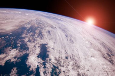 Uzaydan dünya görüşü çok güzel güneş ışığına sahiptir. Dünya ve uzay kavramı. Resmin ögesi NASA tarafından dekore edilmiştir.