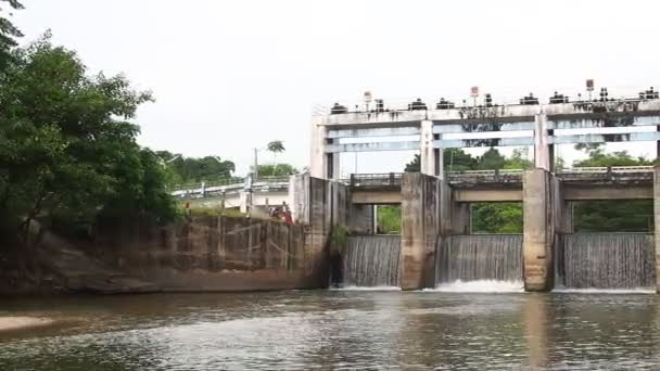 Medelstor Damm Thailands Landsbygd Små Dammar Blockerar Kanaler Landsbygdsområden — Stockvideo