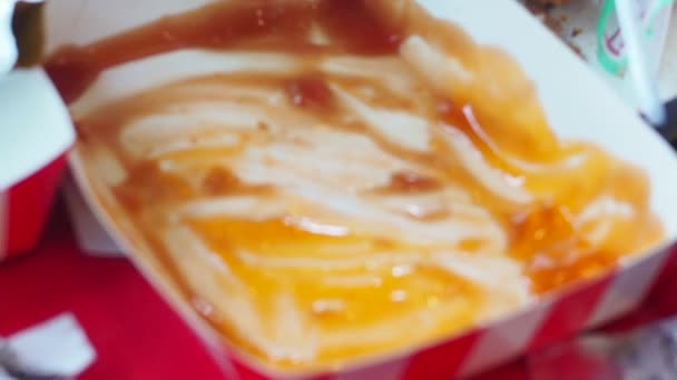 Chili Saus Overgebleven Ketchup Voedselverspilling Concept — Stockvideo