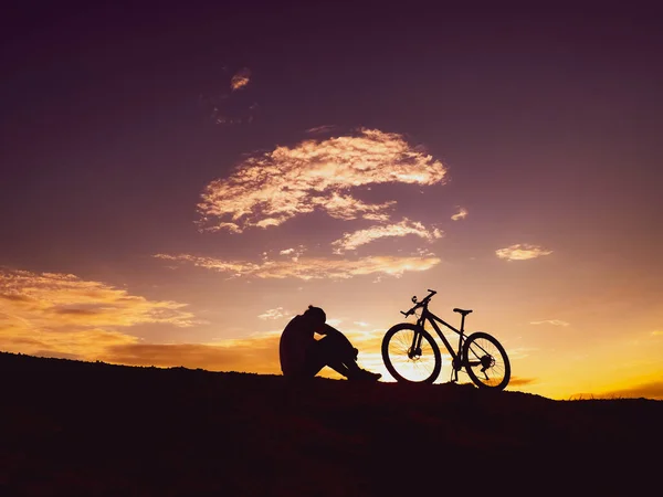 Silhouette Man Mountain Bike Sunset Background — Stock Photo, Image