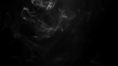 dumanı siyah arkaplanda