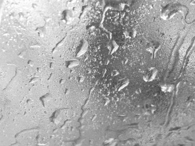 * * Camdaki su damlacıklarının soyut siyah ve beyaz görüntüsü, desen ve dokuları ve desenleri