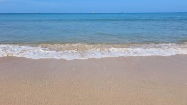 Deniz kıyısının güzel manzarası