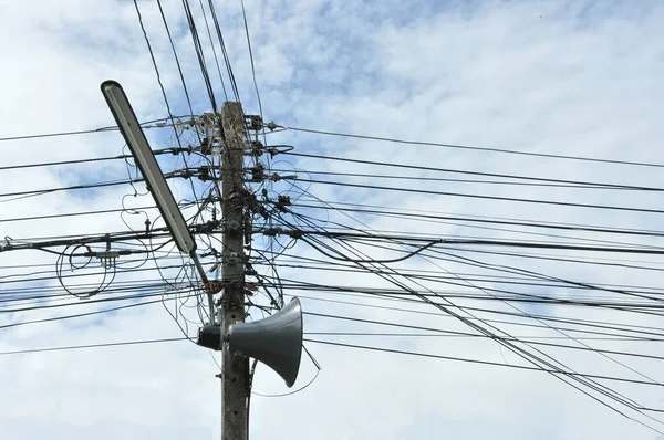 Fils Électriques Salissants Câbles Communication Câble Sur Lampadaire Dans Ville — Photo