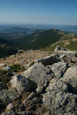 manzara manzarası yaz dağları gökyüzü mavi 