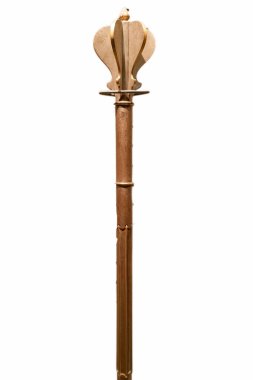 Bu süs eşyası, karmaşık tasarımları olan çok güzel yapılmış bir üst kapağa sahip. Kültürel bir eser olarak hizmet ederek geleneksel zanaatkarlığın beceri ve sanatını ön plana çıkarıyor..